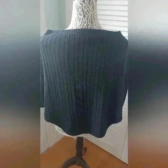 Razzle Dazzle Women's Knit Poncho  One Size Nice Cable Knit Design - Picture 4 of 8